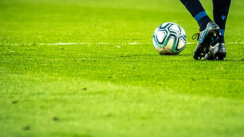 Ligue 1 2025-26: PSG Hòa Lorient 2-2 Tại Sân Nhà, Lens Còn 4 Vòng Để Đuổi
