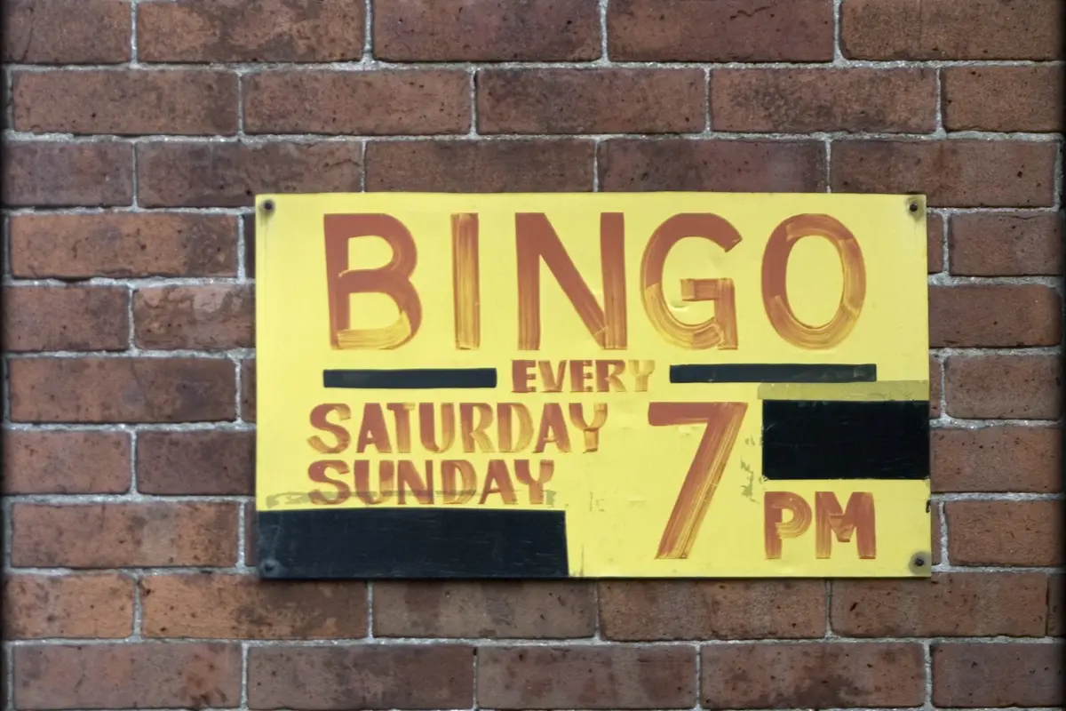 Evolution live studio bingo room — human caller, 75-ball, English-first cover