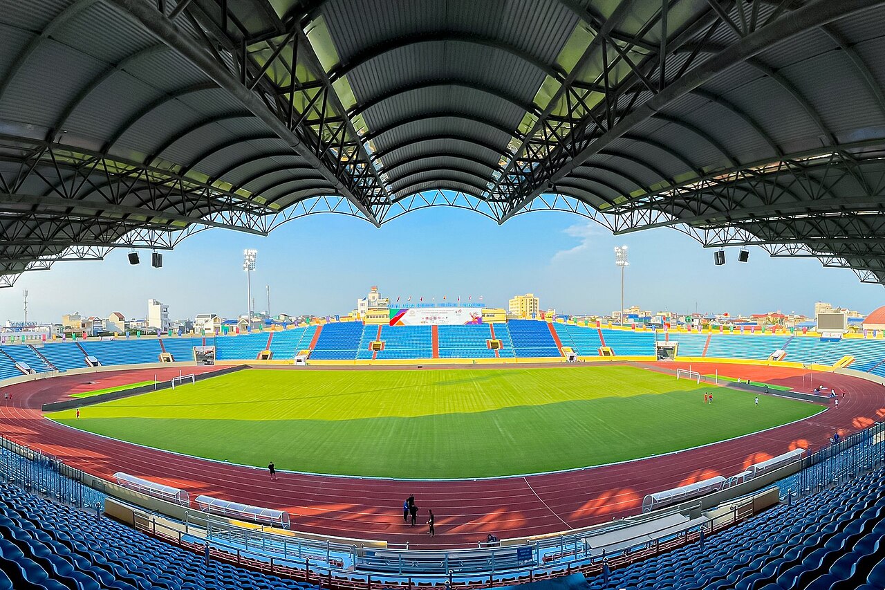 Cuộc đua vô địch V-League 2025/26 giữa CAHN và Nam Định cuối mùa